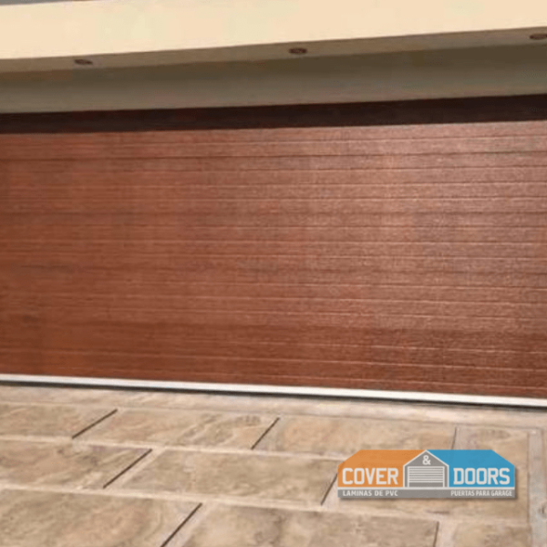 Puerta insulada madera