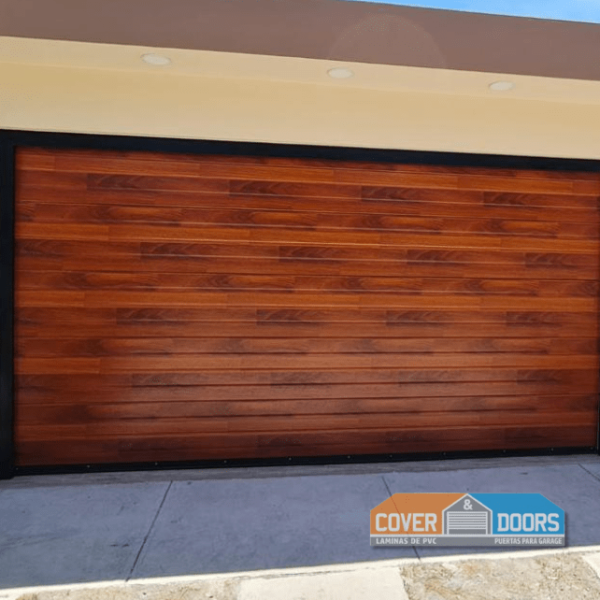 Puerta insulada madera aduelada